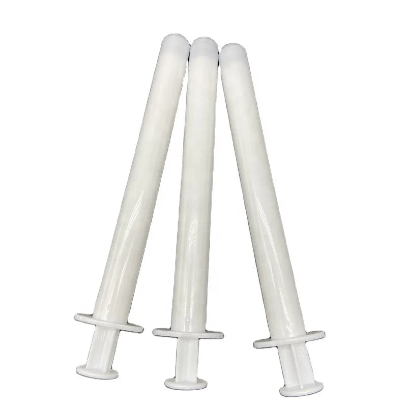 Sucking syringe lubricating oil vaginal applicator