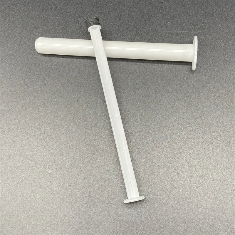 Sucking syringe lubricating oil vaginal applicator