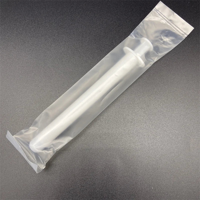 Sucking syringe lubricating oil vaginal applicator